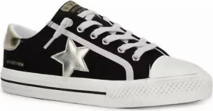 Women's Alive Sneaker In Black