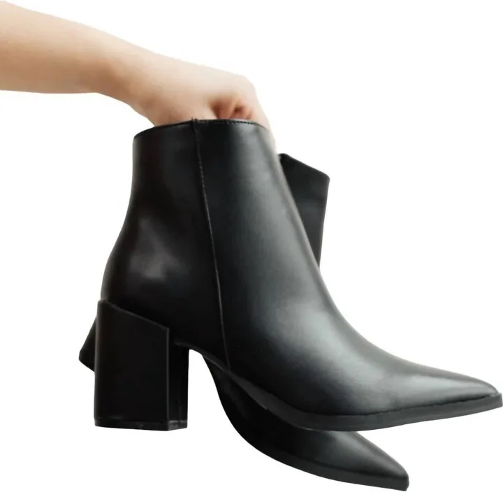 Women's Amari Ankle Boots In Black
