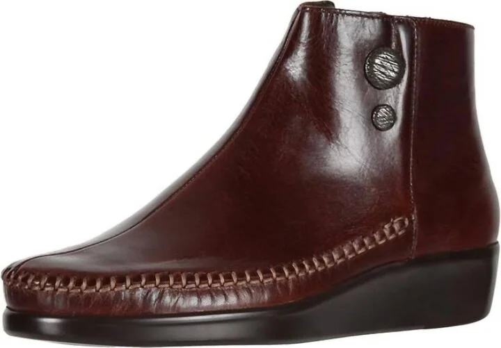 Women's Ankle Boots In Walnut