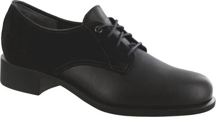 Women's Annex Oxford Dress Shoe In Caviar