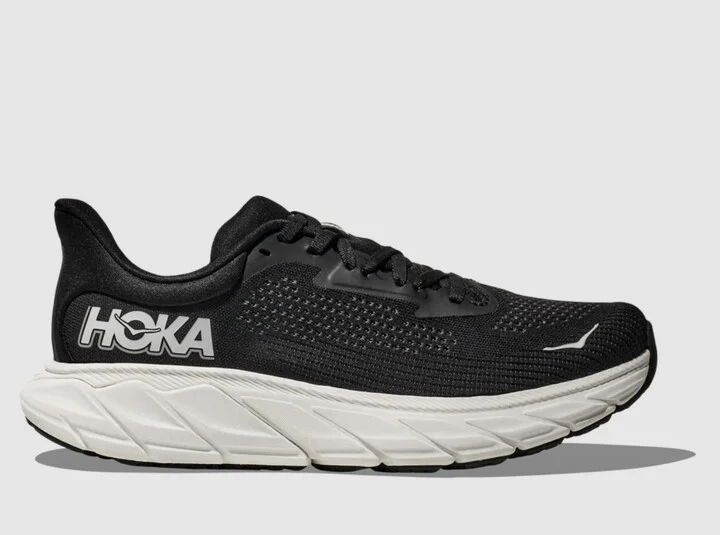 Women's Arahi 7 Shoes In Black / White