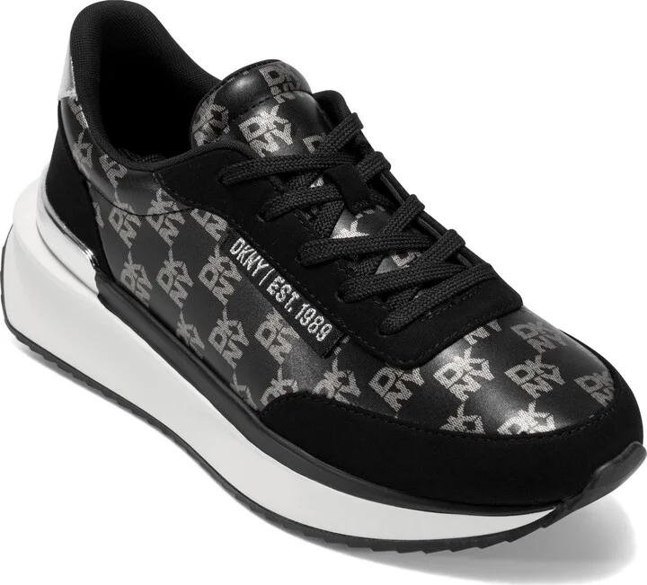 Women's Aranae Lace-Up Sneaker