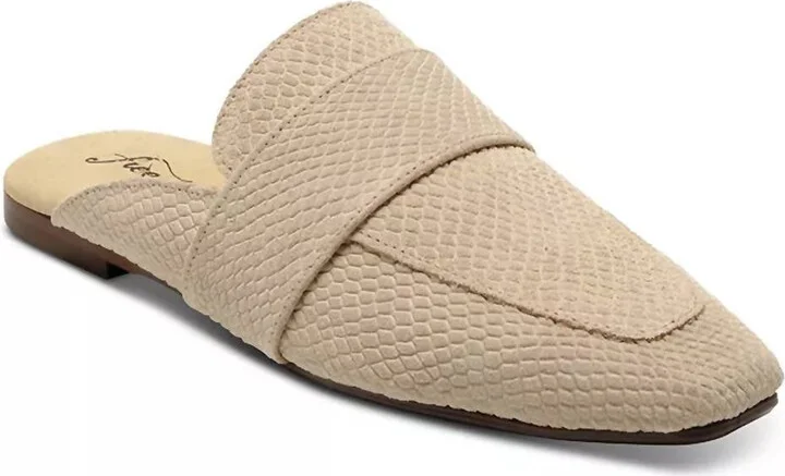 Women's At Ease Loafer In Cafe