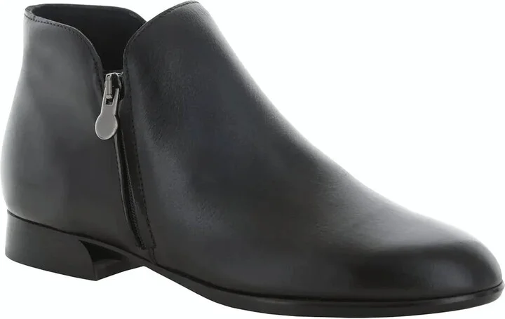 Women's Averee Boots In Black Leather