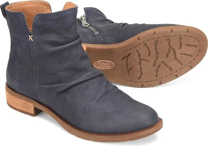 Women's Beckie Ankle Boots In Sky Navy