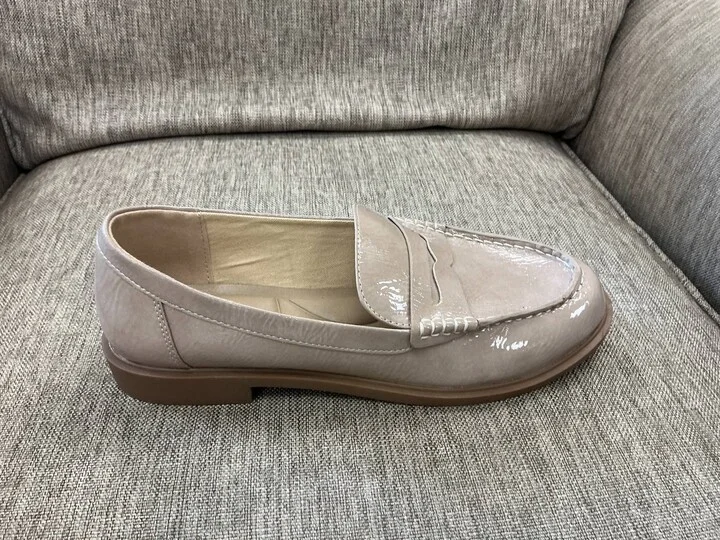 Women's Beloved Patent Loafers In Nude Patent