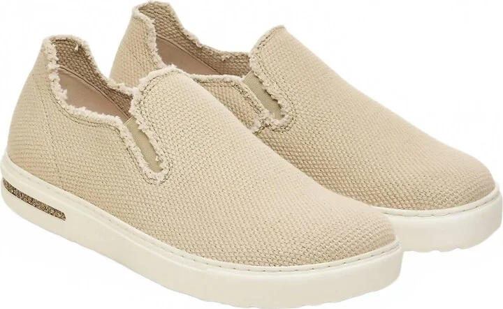 Women's Bend Decon Slip On Shoes In Sandcastle Canvas