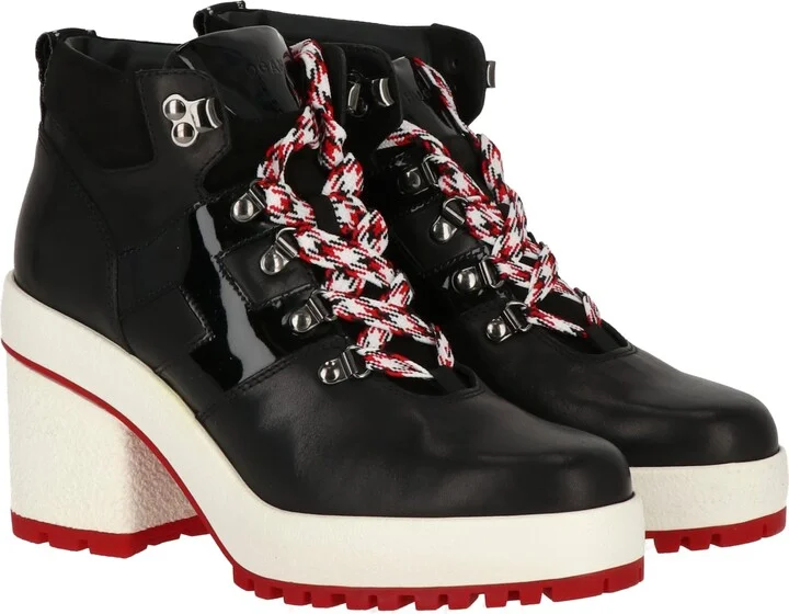 Womens Black Sneaker