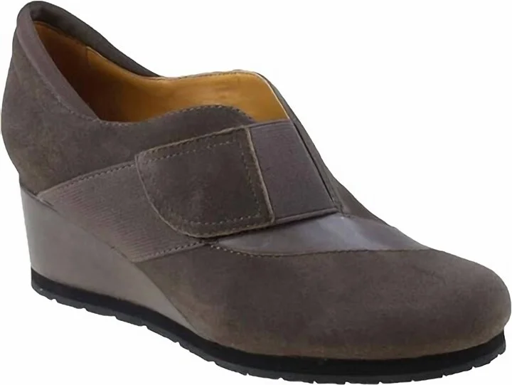 Women's Bondyankle Boots In Grey