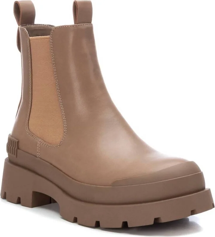 Women's Booties In Light/pastel Brown