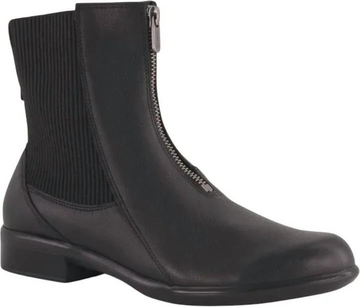 Women's Bora Boots In Black