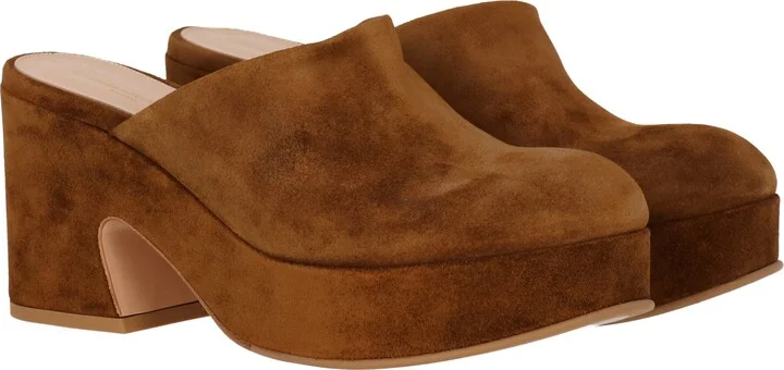 Womens Brown Pump