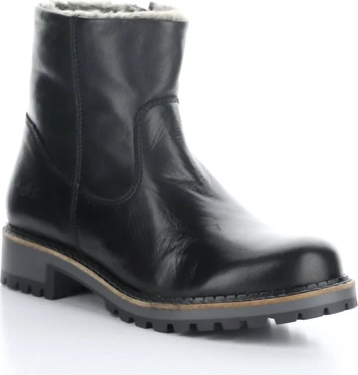 Women's Calib Round Toe Boots In Black Feel