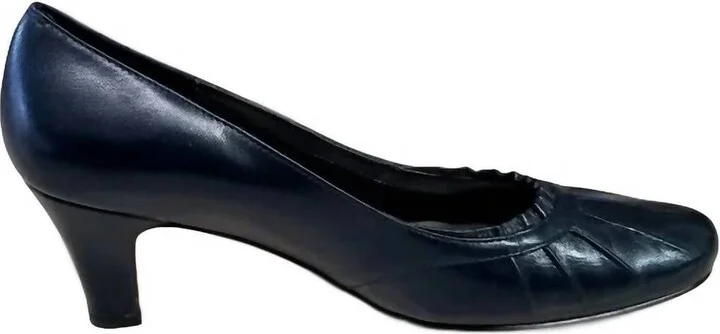 Women's Capital Pumps In Navy Kid