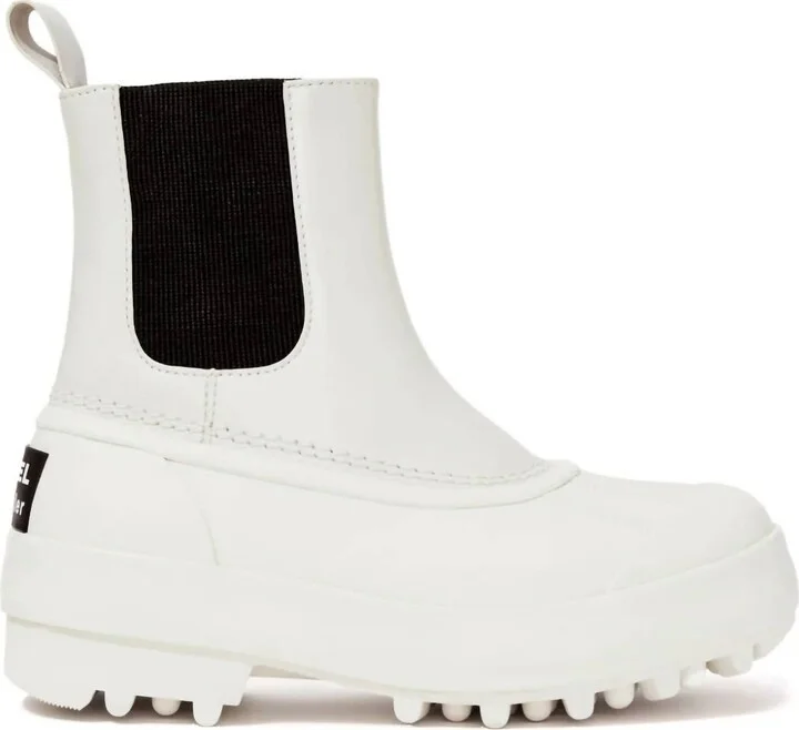 Women's Caribou Chelsea Boots In Chalk/black