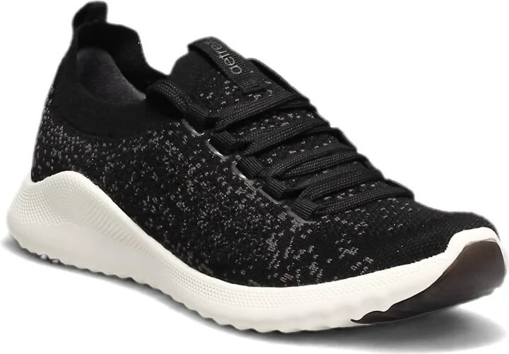 Women's Carly Sneaker In Black