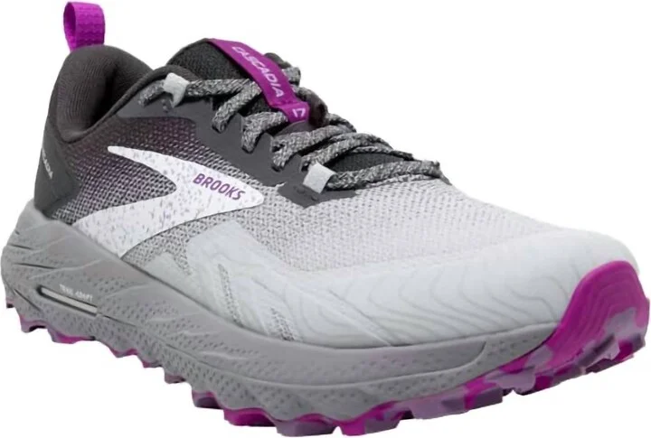 Women's Cascadia 17 Shoes In Oyster/blackened Pearl/purple
