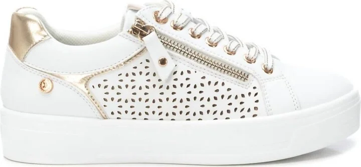 Women's Casual Comfort Sneakers In White