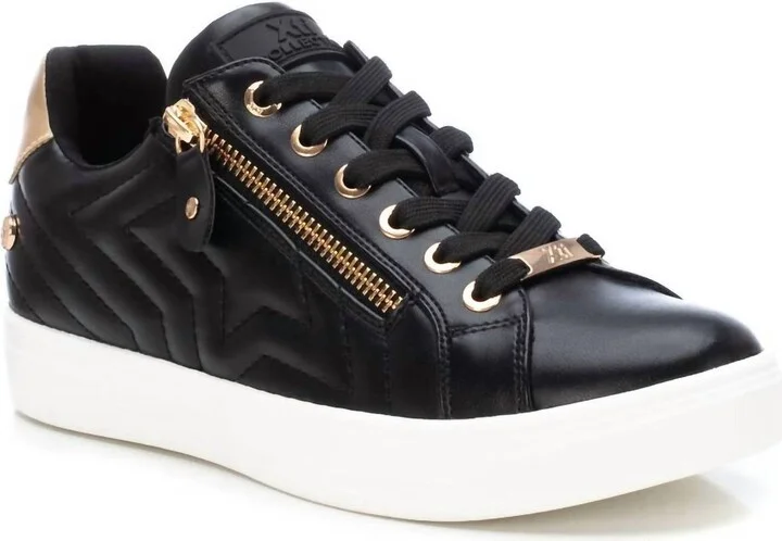 Women's Casual Sneakers In Black