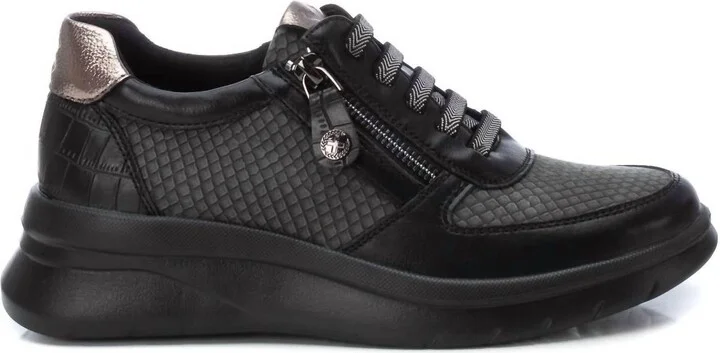 Women's Casual Sneakers In Black