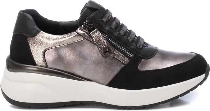 Women's Casual Sneakers In Black