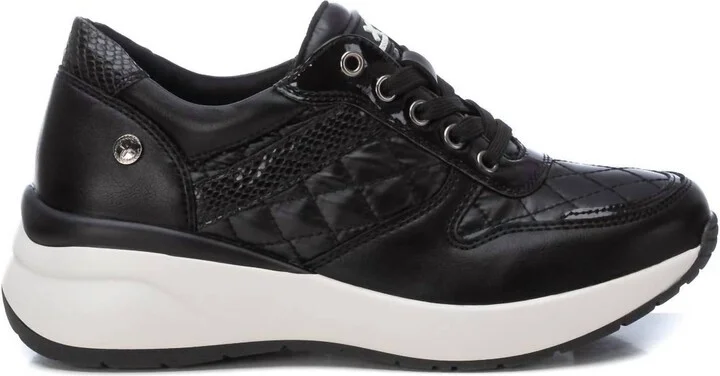 Women's Casual Sneakers In Black