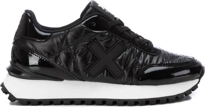 Women's Casual Sneakers In Black