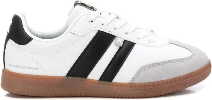 Women's Casual Sneakers In White