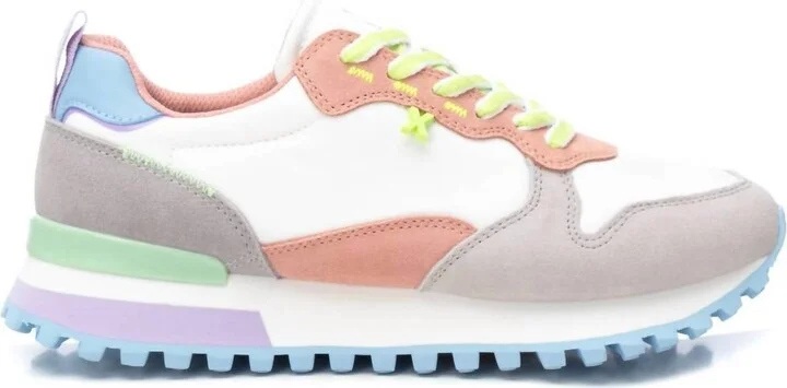 Women's Casual Sneakers In White