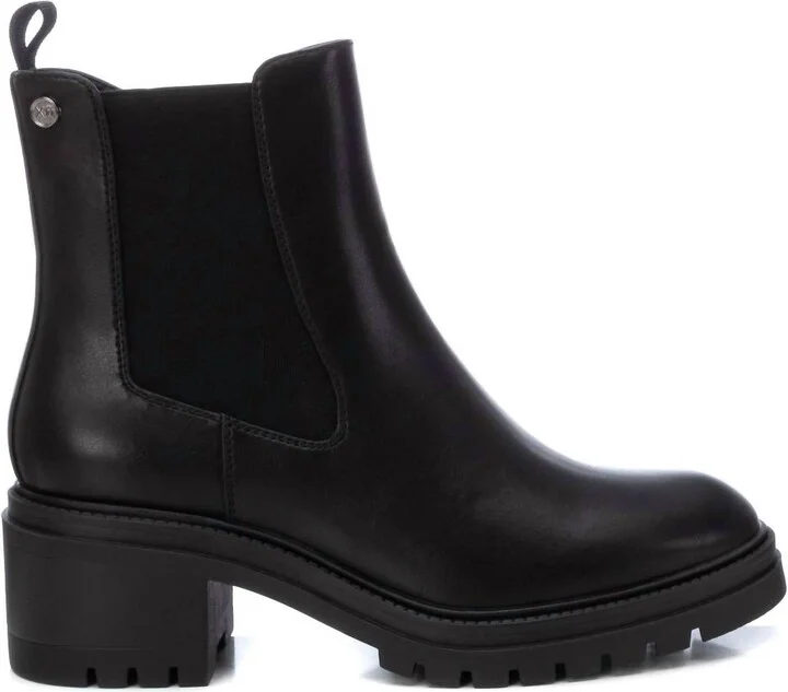 Women's Chelsea Booties In Black