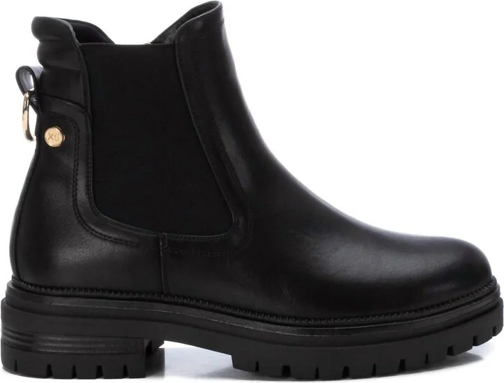 Women's Chelsea Booties In Black