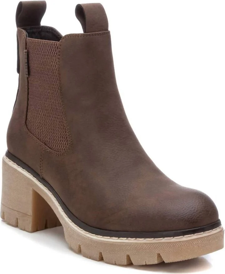 Women's Chelsea Booties In Taupe