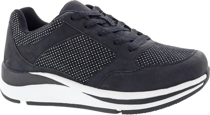 Women's Chippy Walking Shoes In Black