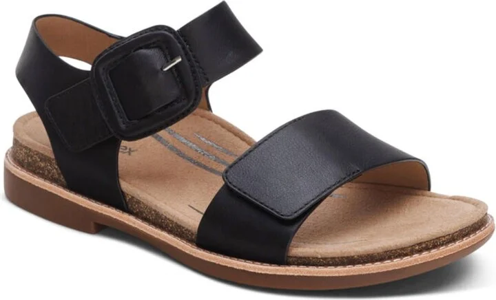 Women's Claire Sandal In Black