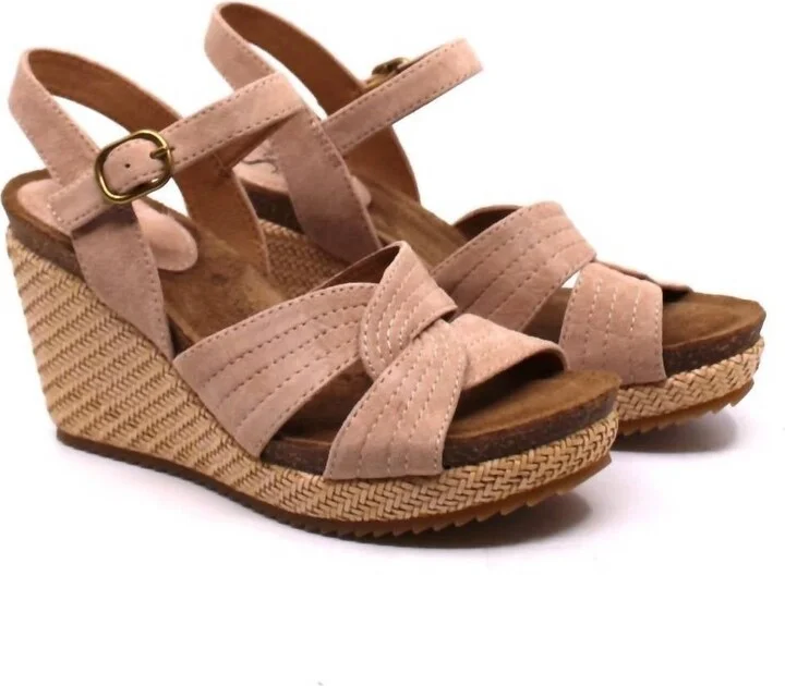 Women's Clarissa Camelia Wedge Sandal In Blush