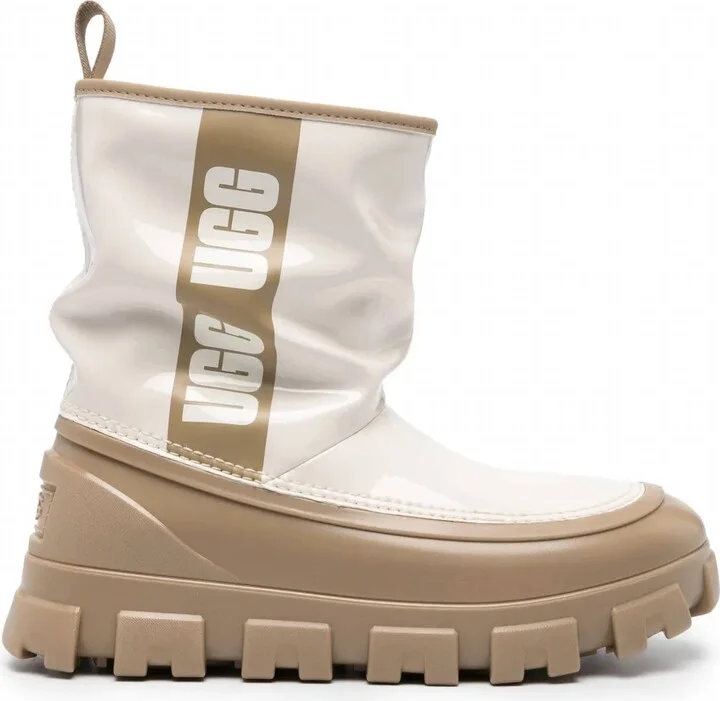 Women's Classic Brellah Mini Boots In White/tan