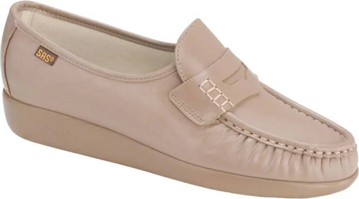 Women's Classic Slip On Loafer - Narrow In Mocha