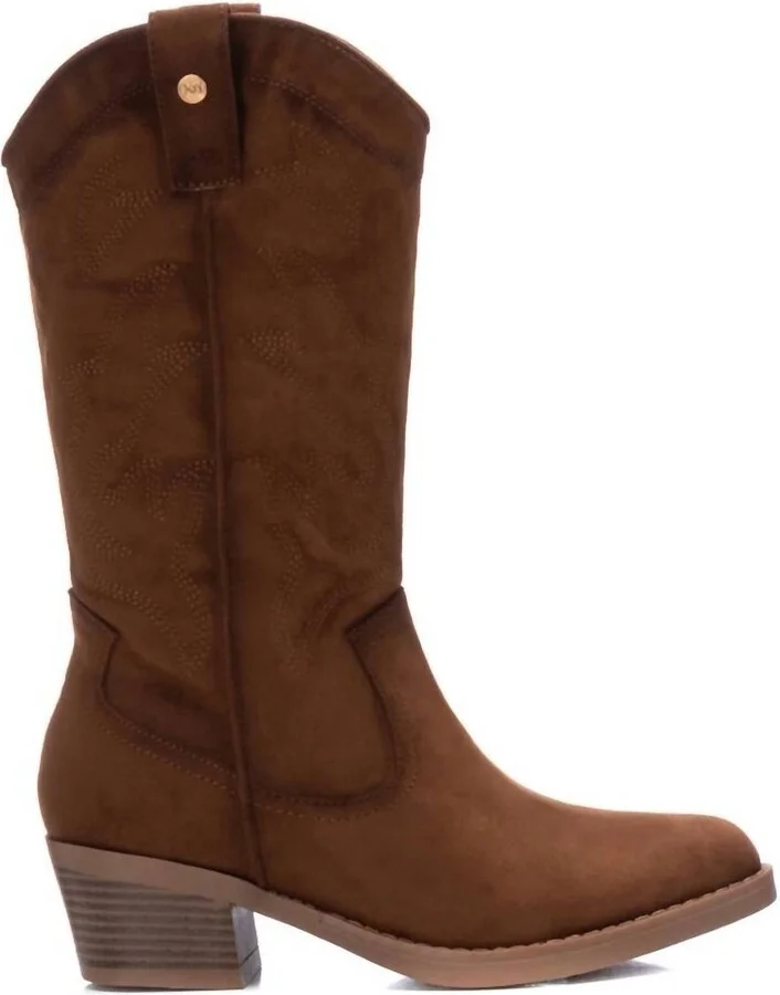 Women's Cowboy Boots In Camel