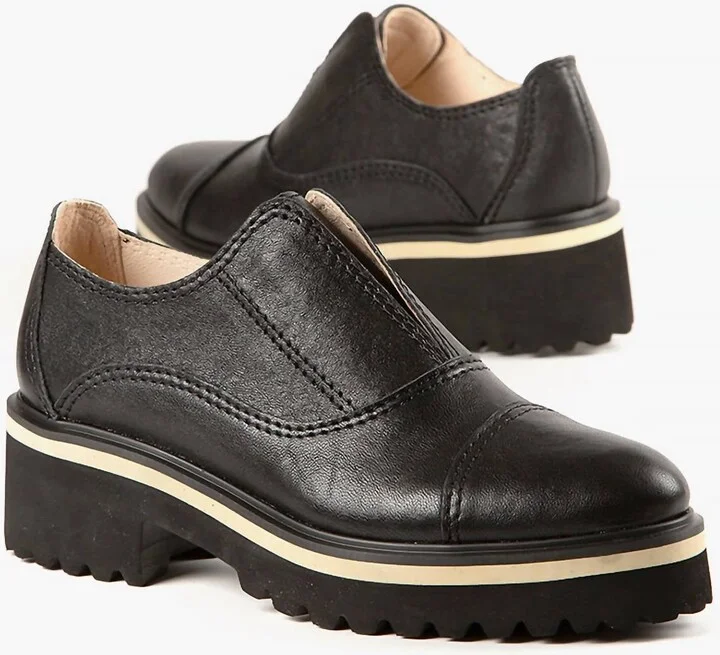 Women's Cowman Lugg Loafer In Black