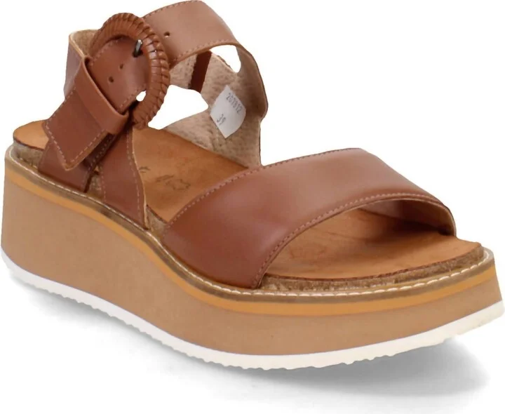 Women's Crepe Platform Sandals In Caramel