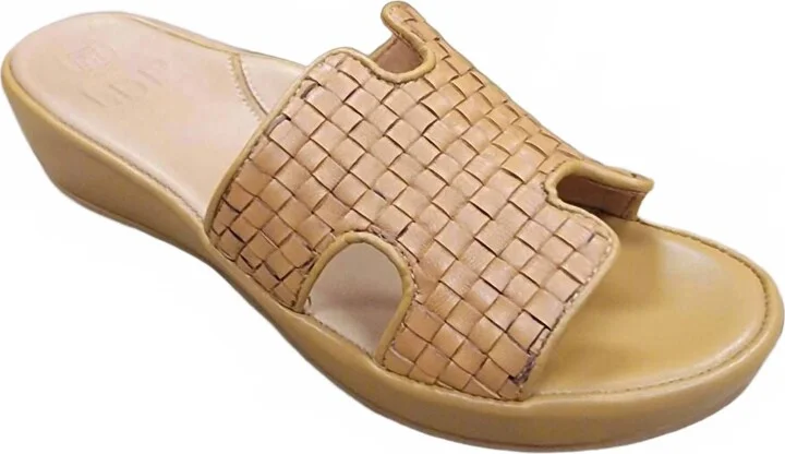 Women's Cusaro Sandal In Lioness Woven