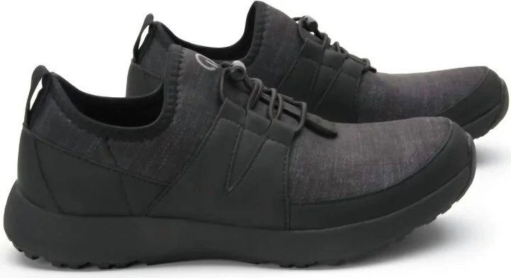 Women's Cynch Sneakers In Black