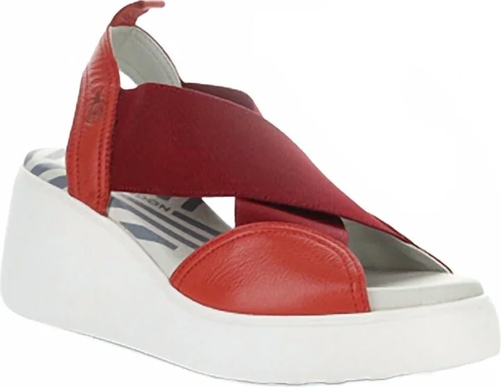 Women's Daif Sandals In Devil Red