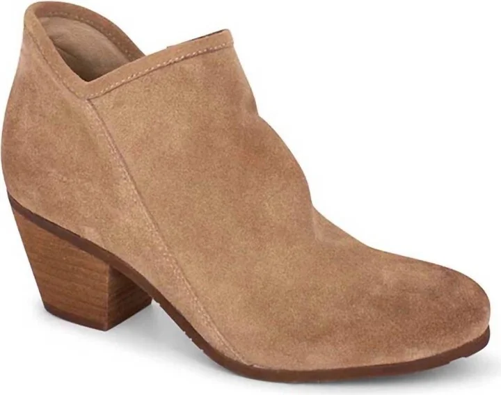 Women's Dalia Heeled Bootie In Latte