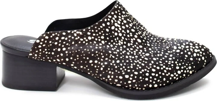 Women's Damsel Hide Mules In Black