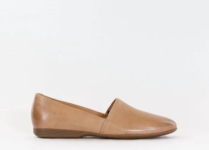 Women's Dansko Larisa Loafers In Taupe