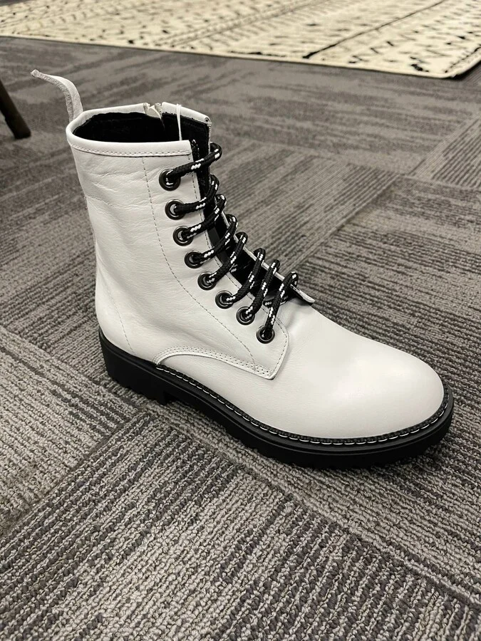 Women's Destine Boots In White