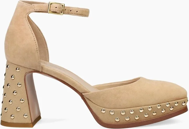 Women's Dietta Heel In Latte Kid Suede