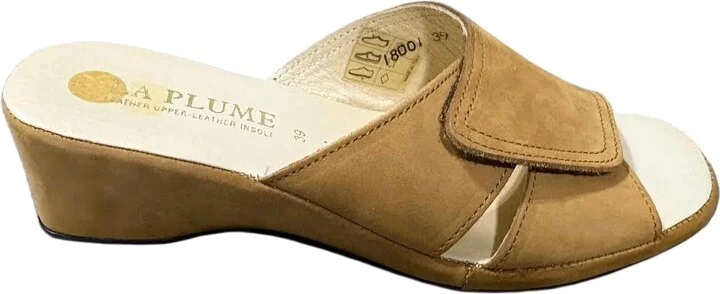 Women's Dori Sandals In Tan Nubuck