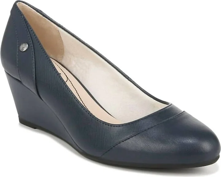 Women's Dream Pump Wedge Shoes In Navy Heirloom